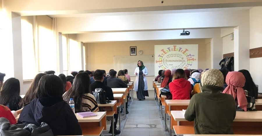 Düzenlenen Eğitim Kapsamında Öğrenciler Koronavirüs İle İlgili Bilgilendirildi